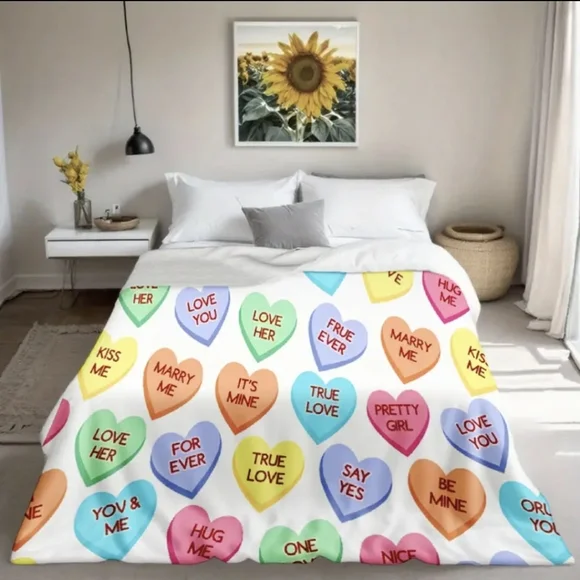 NWT Valentines Candy Hearts Digital Print Polyester Knit Blanket Throw 40" x 50" - Picture 2 of 6